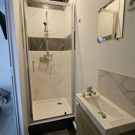 Charmant Studio Equipe De 14M2 Neuilly-sur-Marne Exterior foto